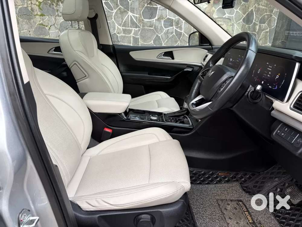Mahindra Xuv700 2.2 Ax 7 Diesel At Luxury Pack Str, 2023, Diesel