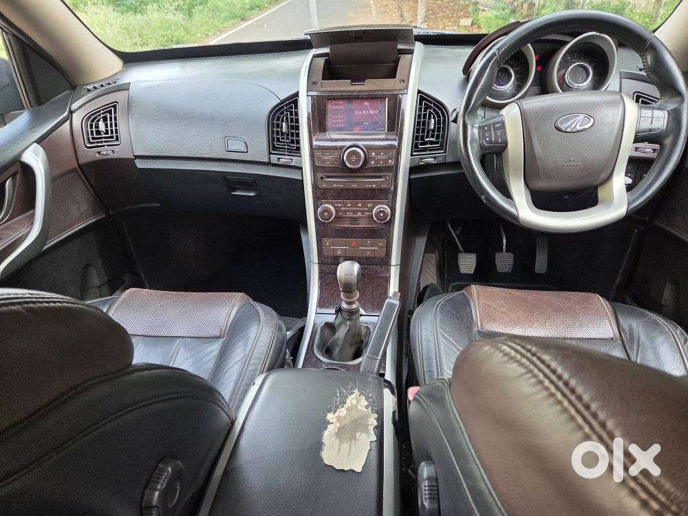 Mahindra Xuv500 W8, 2015, Petrol