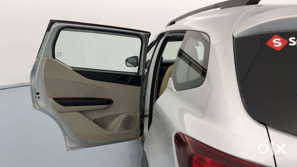 Renault Triber Rxt, 2022, Petrol