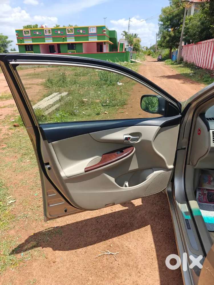 Toyota Corolla Altis 2013