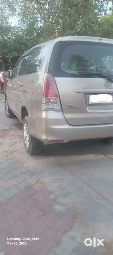 Toyota Innova Hycross 2009 Diesel 200000 Km Driven
