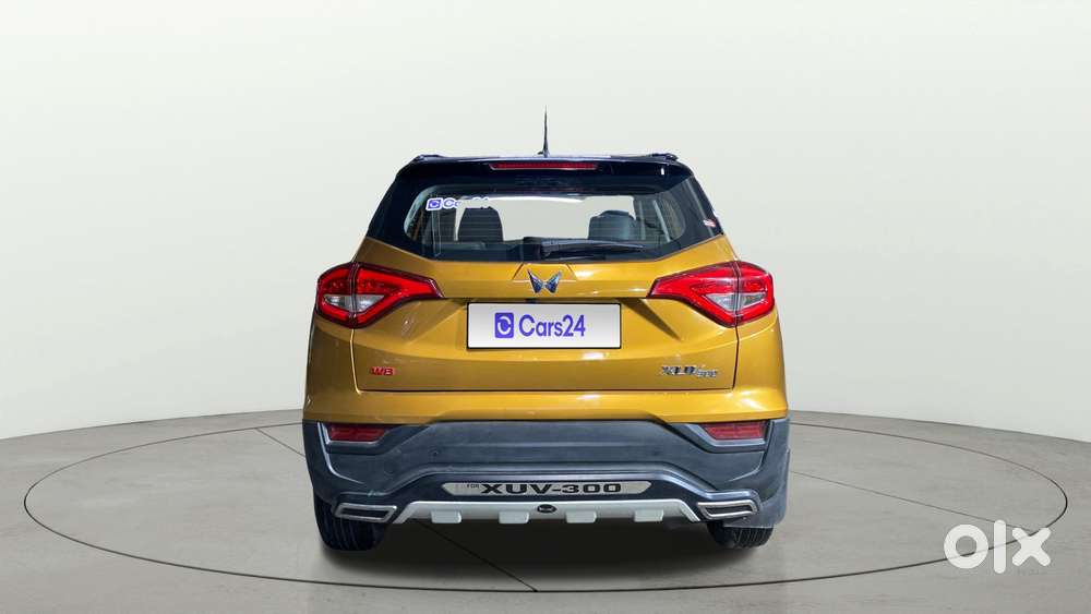 Mahindra Xuv300 W8 Option Dual Tone, 2023, Petrol