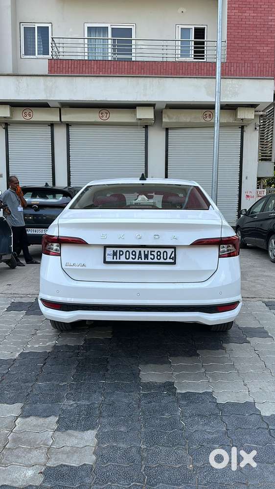 Skoda Slavia Petrol 2025