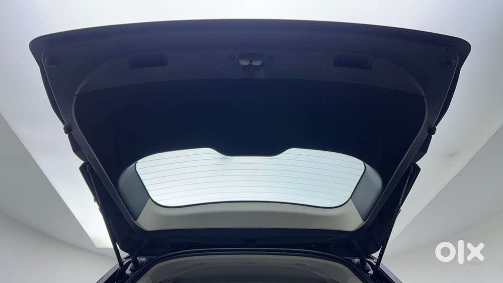 Mahindra Xuv700 2.2 Ax 7 Diesel Mt Luxury Pack Str, 2023, Diesel