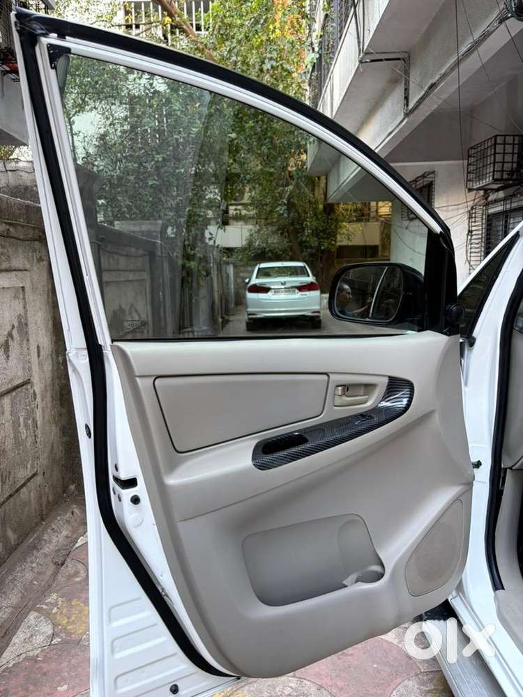 Toyota Innova 2012 Diesel Well Maintained