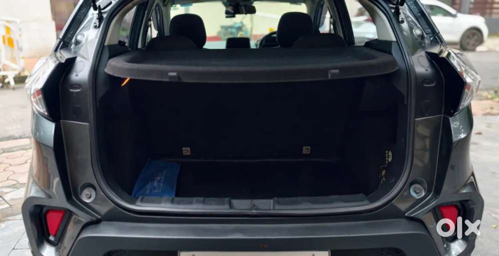 Tata Nexon 1.5 Revotorq Xma Plus (s) Amt, 2023, Petrol