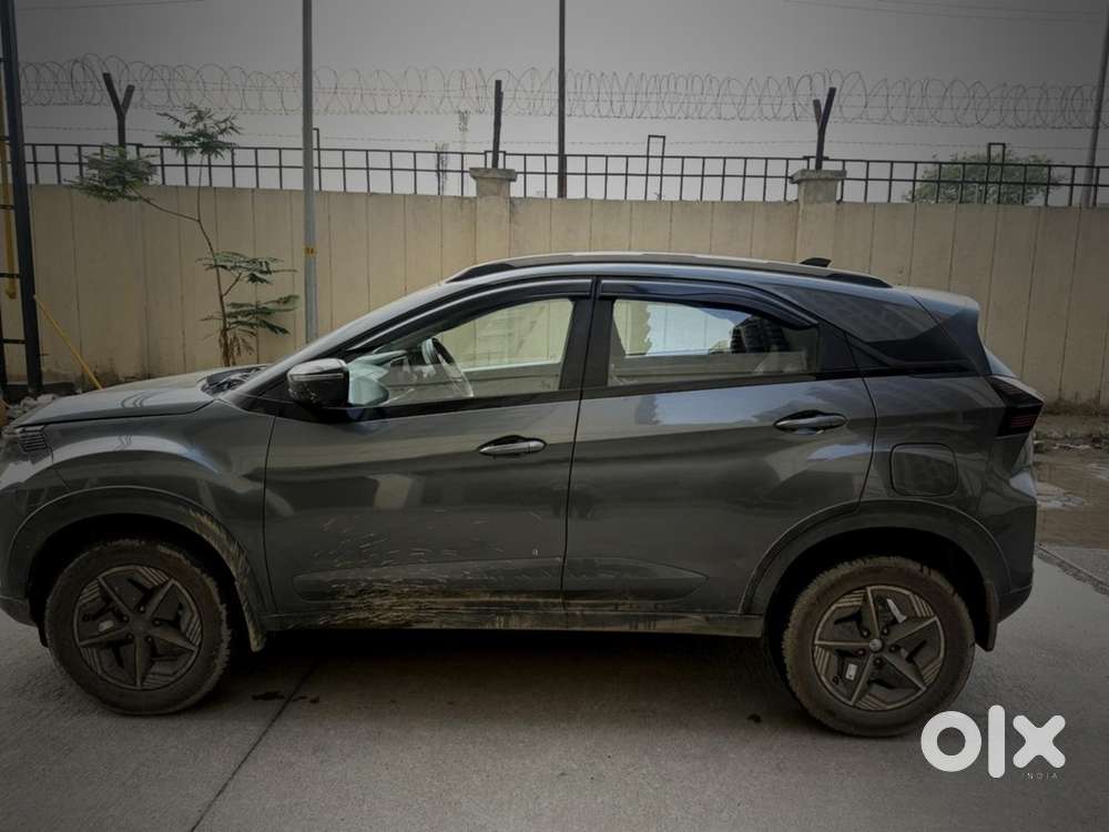 Tata Nexon 2023 Petrol Crtv + Sunroof
