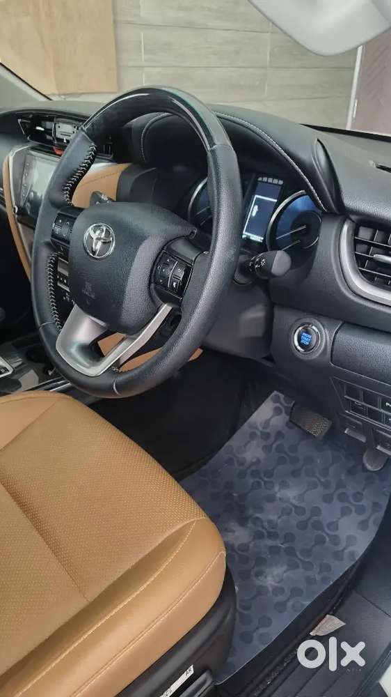 Toyota Fortuner 4*2 At 15000 Kms Brand New