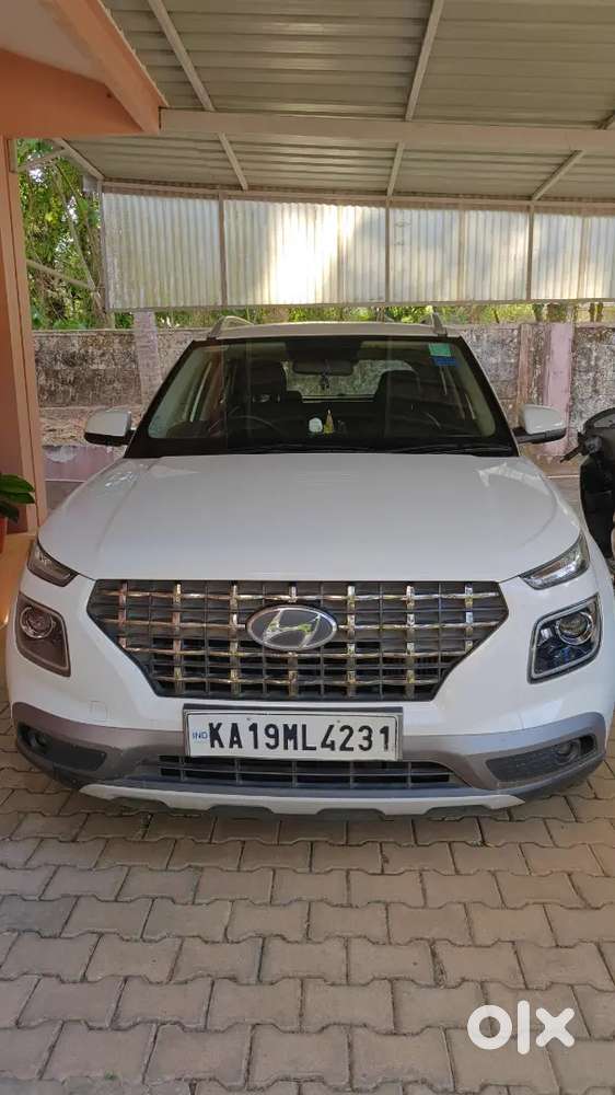 Hyundai Venue 2021 Petrol Well Maintained