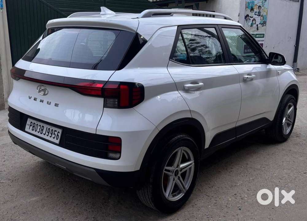 Hyundai Venue, 2022, Petrol