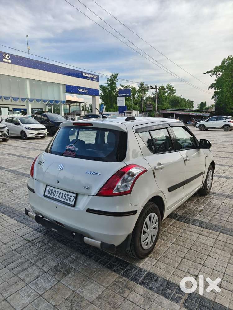 Maruti Suzuki Swift Vxi 1.2 Abs Bs-iv, 2017, Petrol
