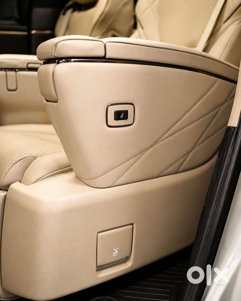 Toyota Vellfire Vip – Executive Lounge, 2024