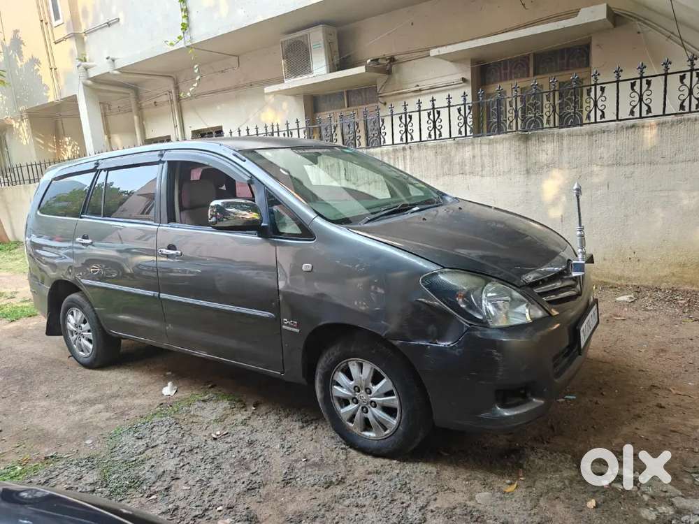 Toyota Innova 2011 2.5 V Diseal
