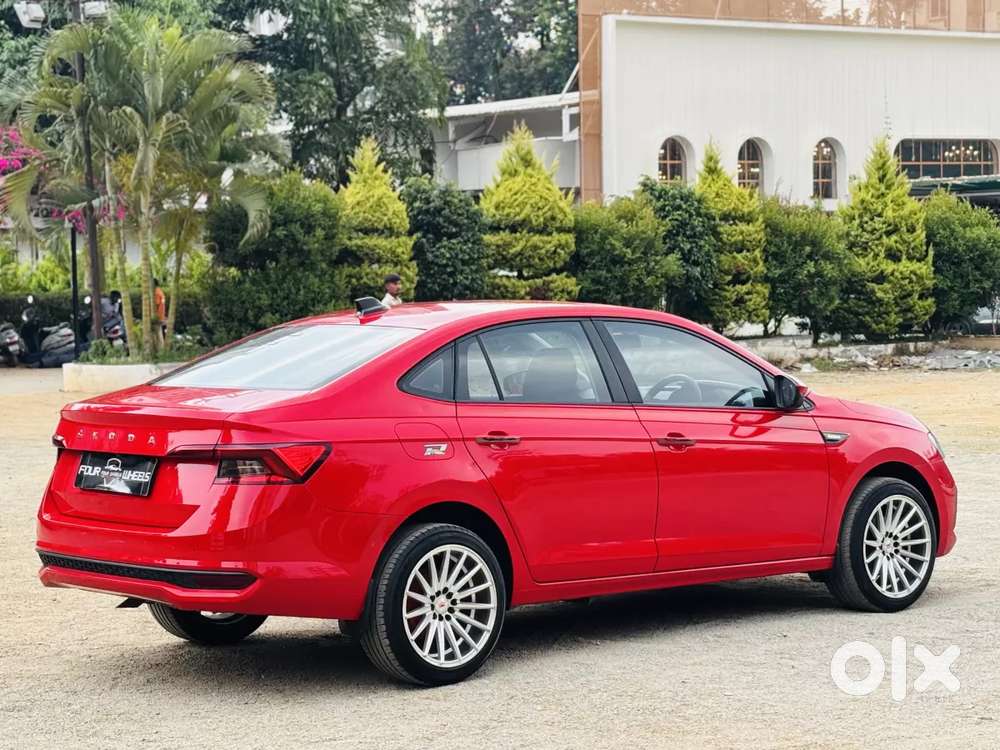 Skoda Slavia Ambition 1.0l Tsi At, 2022, Petrol