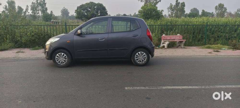 Hyundai I10 Sportz, 2015, Petrol