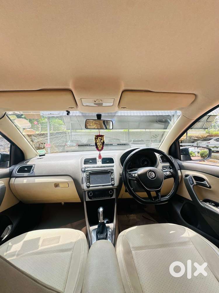 Volkswagen Vento 1.5 Highline Plus At 16 Alloy, 2015, Petrol