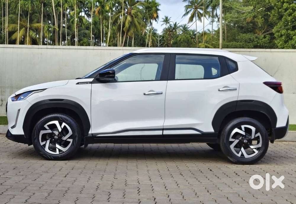 Nissan Magnite 1.0 Xv Turbo Cvt, 2022, Petrol