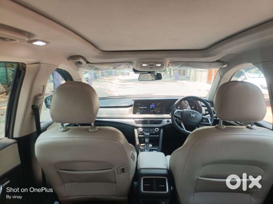 Mahindra Xuv700 2.2 Ax 5 Diesel At 7 Str, 2022, Diesel