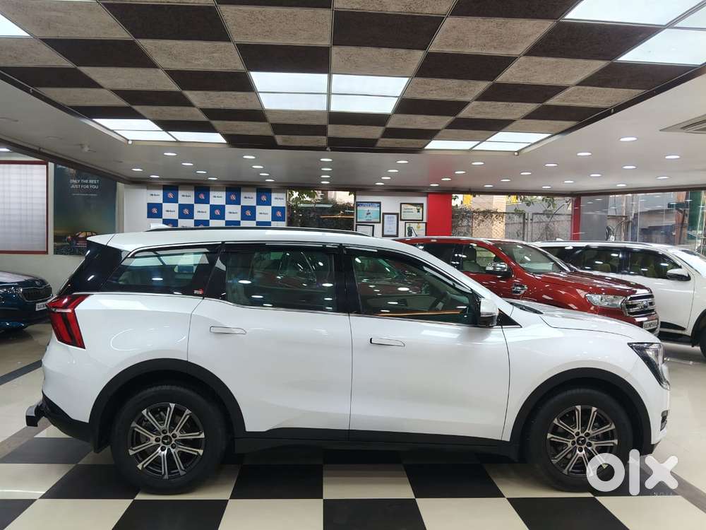 Mahindra Xuv700 2.0 Ax 7 Petrol At Luxury Pack Str, 2025, Petrol