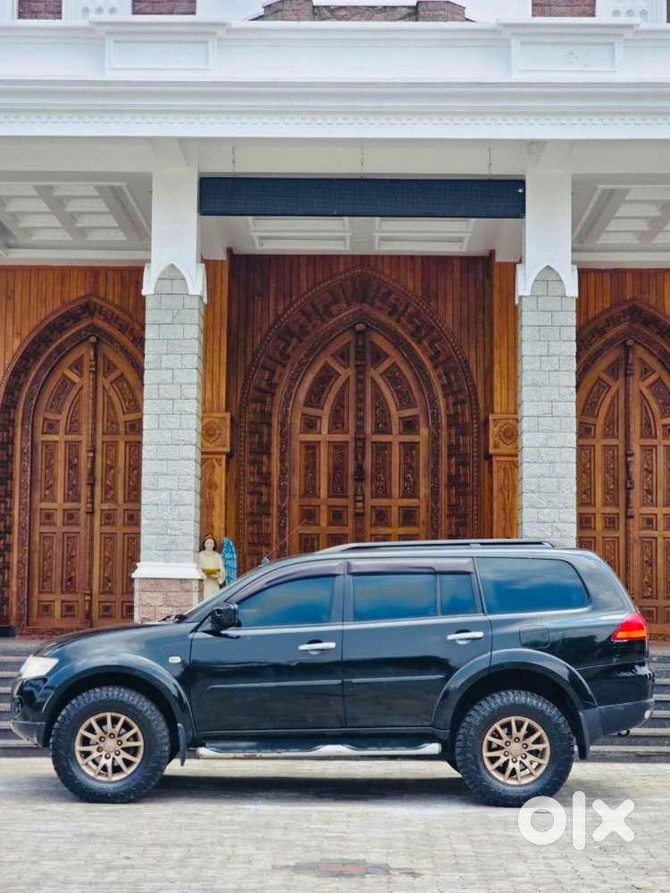 Mitsubishi Pajero Sports 4x4 For Sale