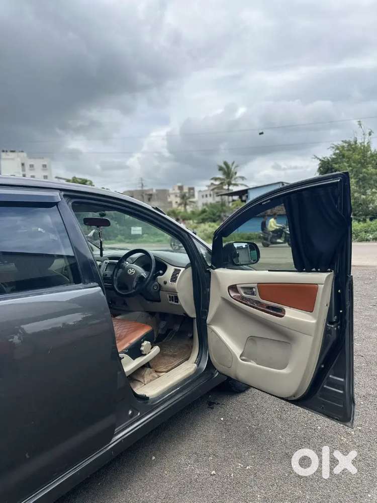 Toyota Innova Diesel 2012 Second Hand