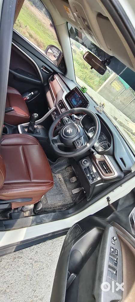 Maruti Suzuki Brezza Zxi S-cng, 2024