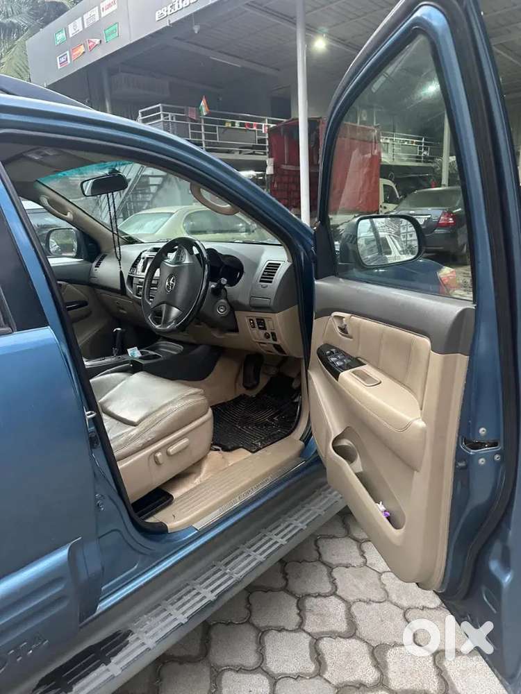 Fortuner 2012 Model Automatic