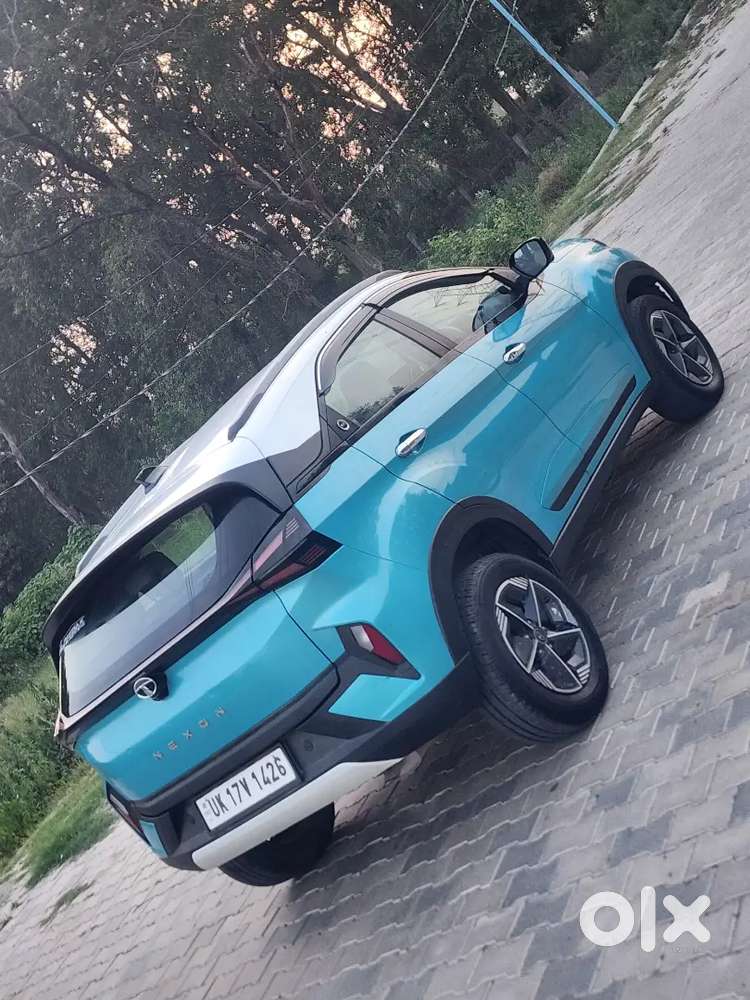 Tata Nexon Crtv+pdca
Automatic 
360 Degree Camera 
1st Owner