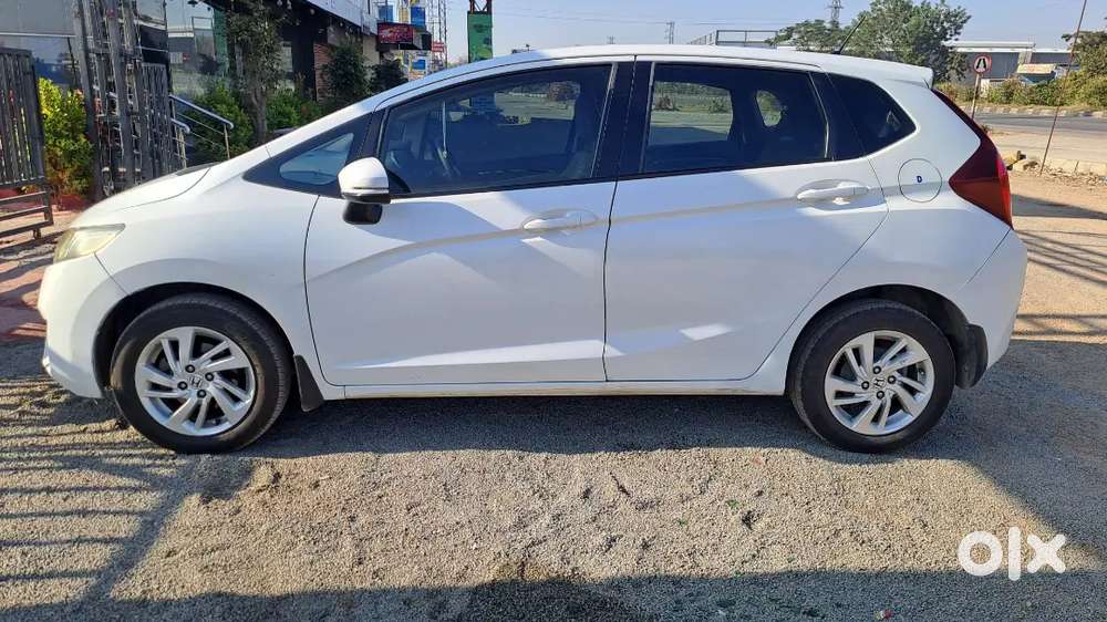 Doctor Driven Honda Jazz 1.5 V 2015