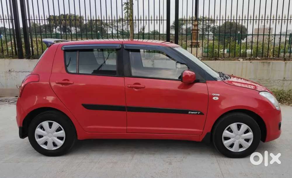 Maruti Suzuki Swift 1.2 Glory 2012