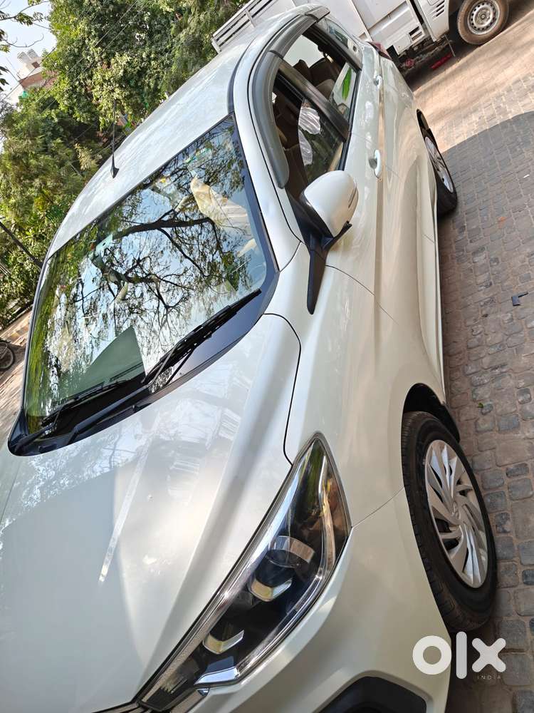 Maruti Suzuki Ertiga Vxi At Petrol, 2021