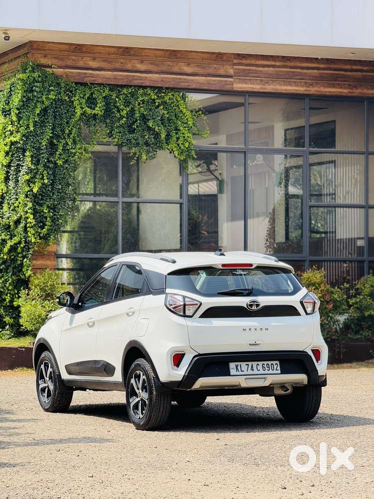 Tata Nexon 1.2 Revotron Xza Plus (o) Amt, 2023, Petrol