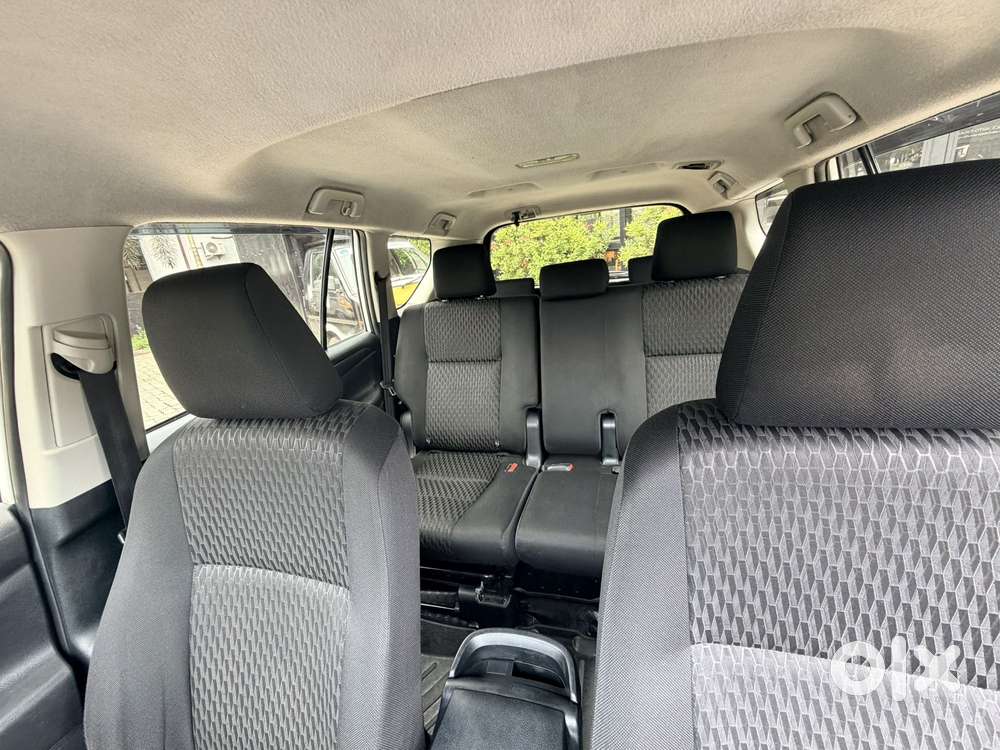 Toyota Innova Crysta 2.4 G Mt 8s, 2016, Diesel