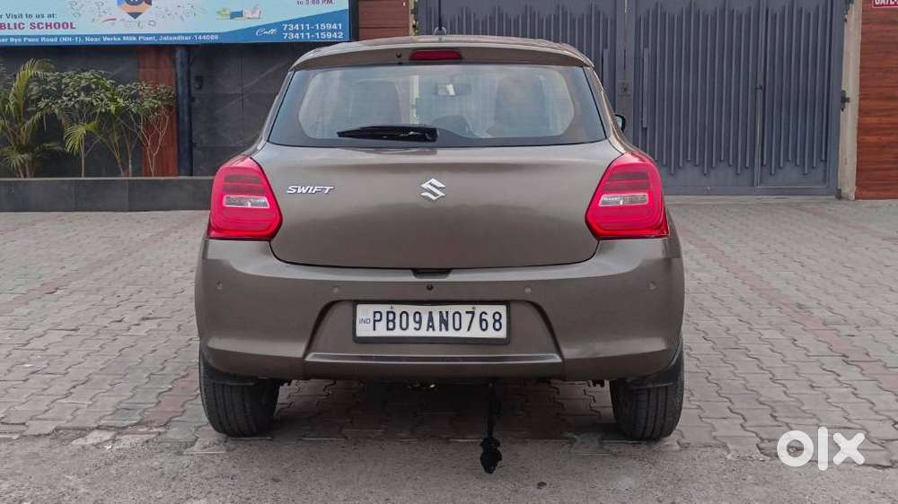 Maruti Suzuki Swift 1.3 Zxi, 2023, Petrol