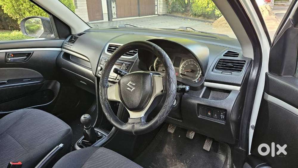 Maruti Suzuki Swift Vxi Optional, 2016, Petrol