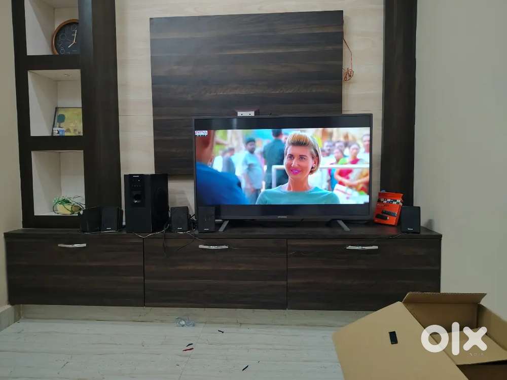 43 inch Hydai Tv with philips home theatre and amazon fire stick