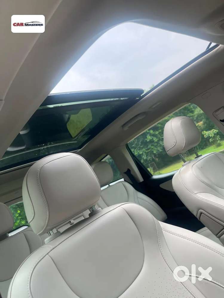 Mahindra Xuv700 Ax7 Luxury Pack Awd, 2024, Petrol