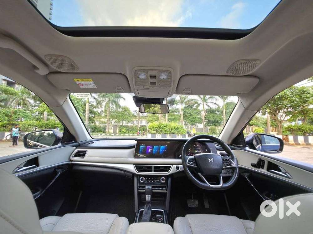 Mahindra Xuv700 2.2 Ax 7 Diesel At Luxury Pack Str, 2023, Diesel