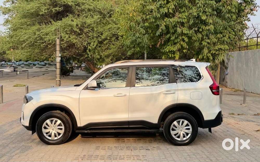 Mahindra Scorpio N Z4 Petrol Mt 7 Str (e), 2026, Petrol