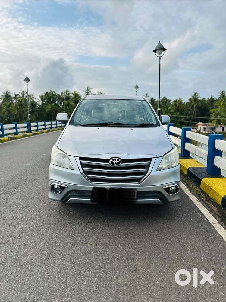 Toyota Innova 2015 Diesel 223000 Km Driven