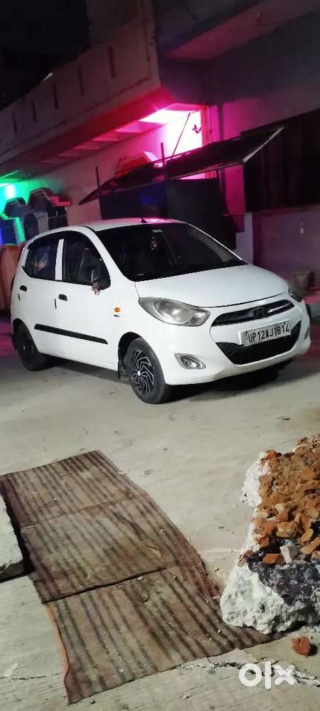 I10 Car With Cng Kit On Papper Good Condition