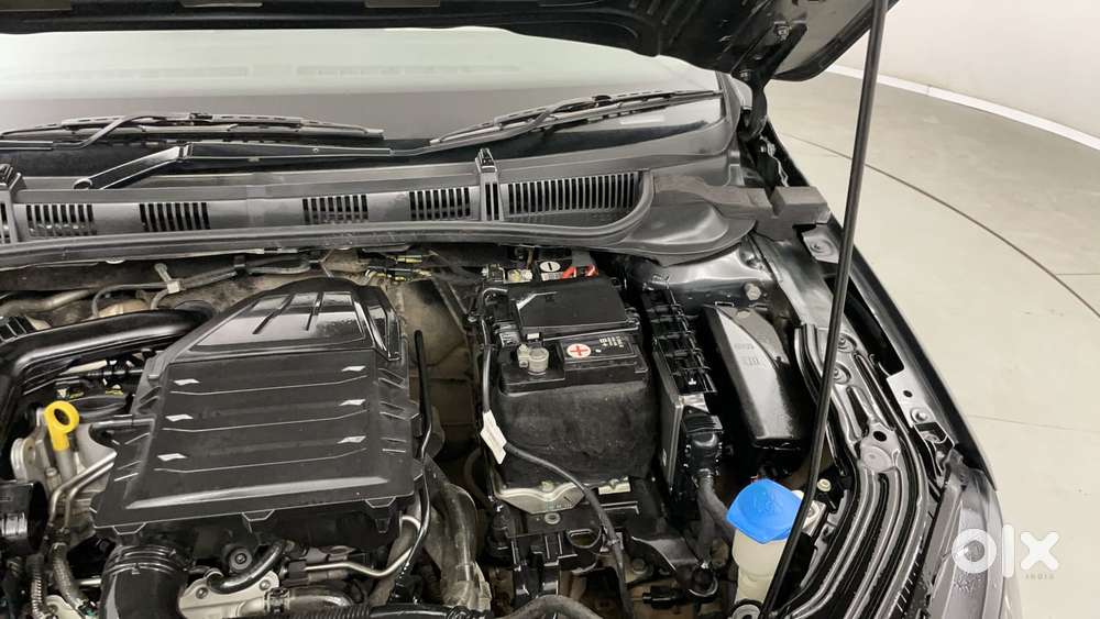 Skoda Slavia Style 1.0l Tsi Mt, 2023, Petrol
