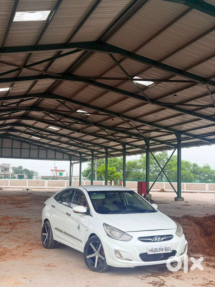 Hyundai Fluidic Verna 2012