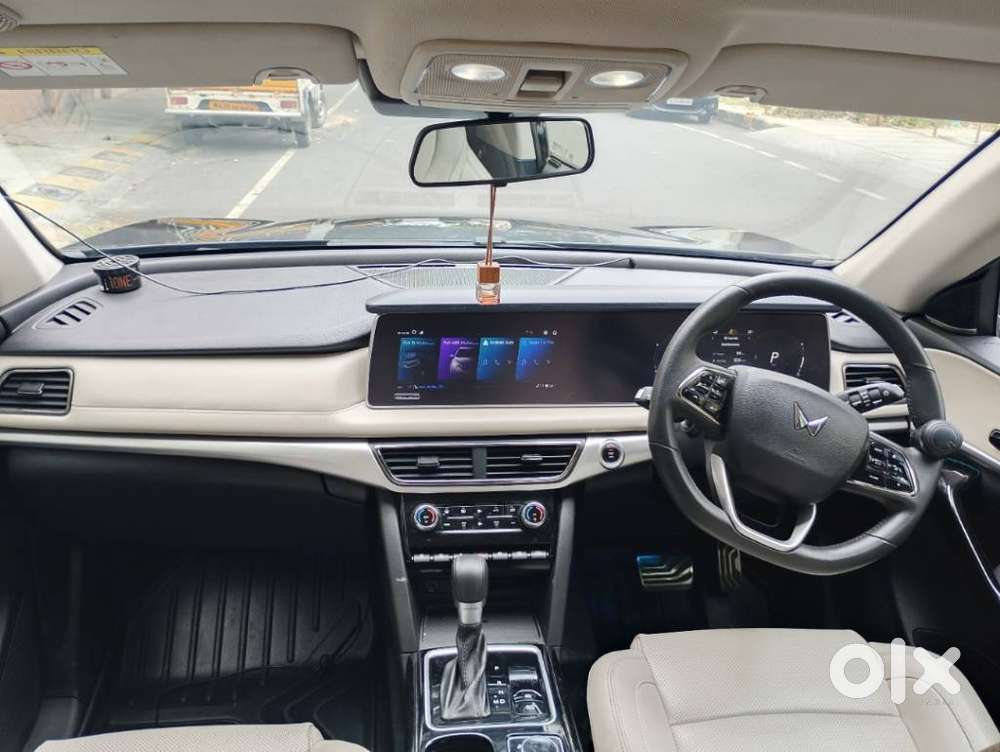 Mahindra Xuv700 2.2 Ax 7 Diesel At Str, 2024, Diesel