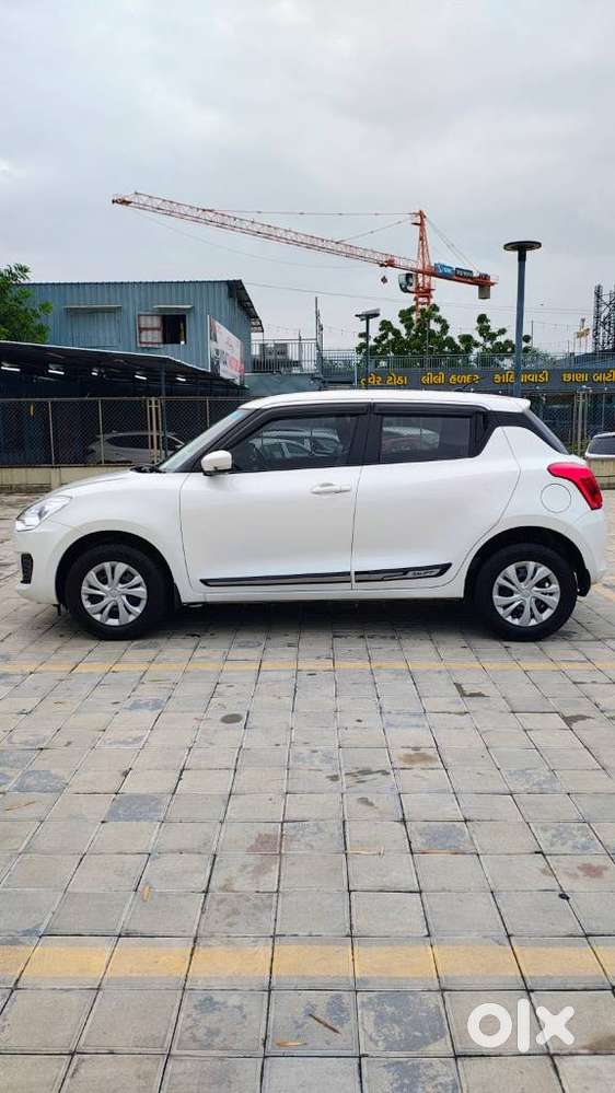 Maruti Suzuki Swift Vxi Optional, 2022, Petrol