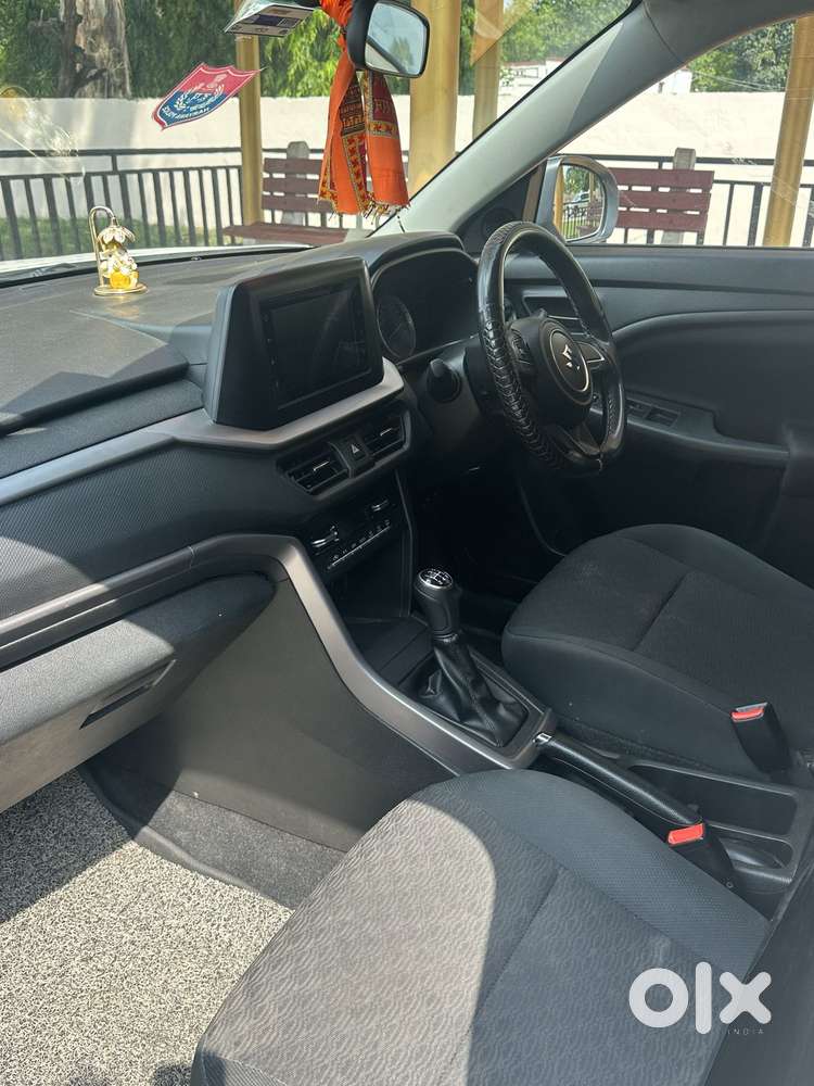 Maruti Suzuki Brezza 1.5 Vxi Smart Hybrid, 2023, Petrol
