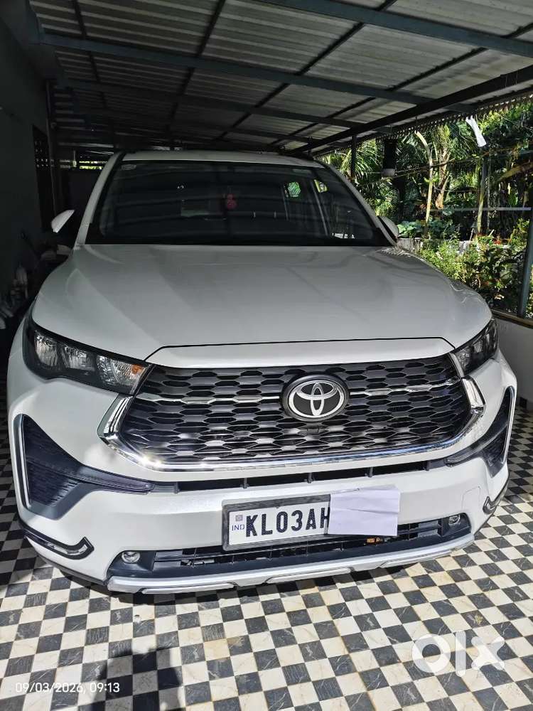 Toyota Innova Hycross 2024 Petrol 9925 Km Driven,