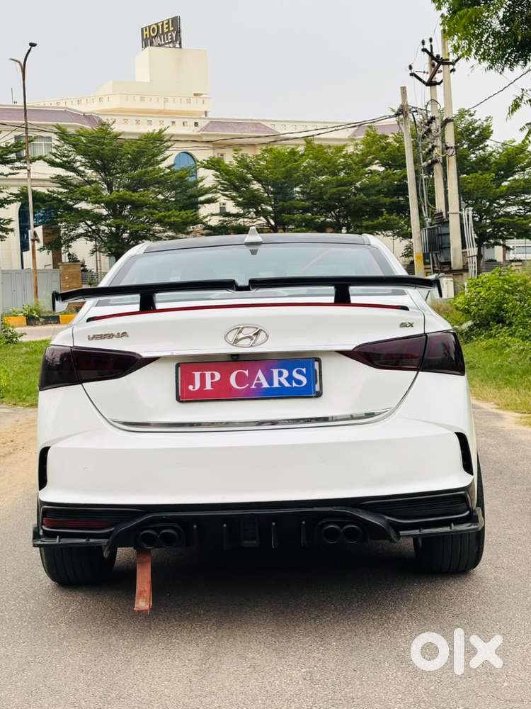 Hyundai Verna 1.5 Sx Ivt, 2022, Petrol