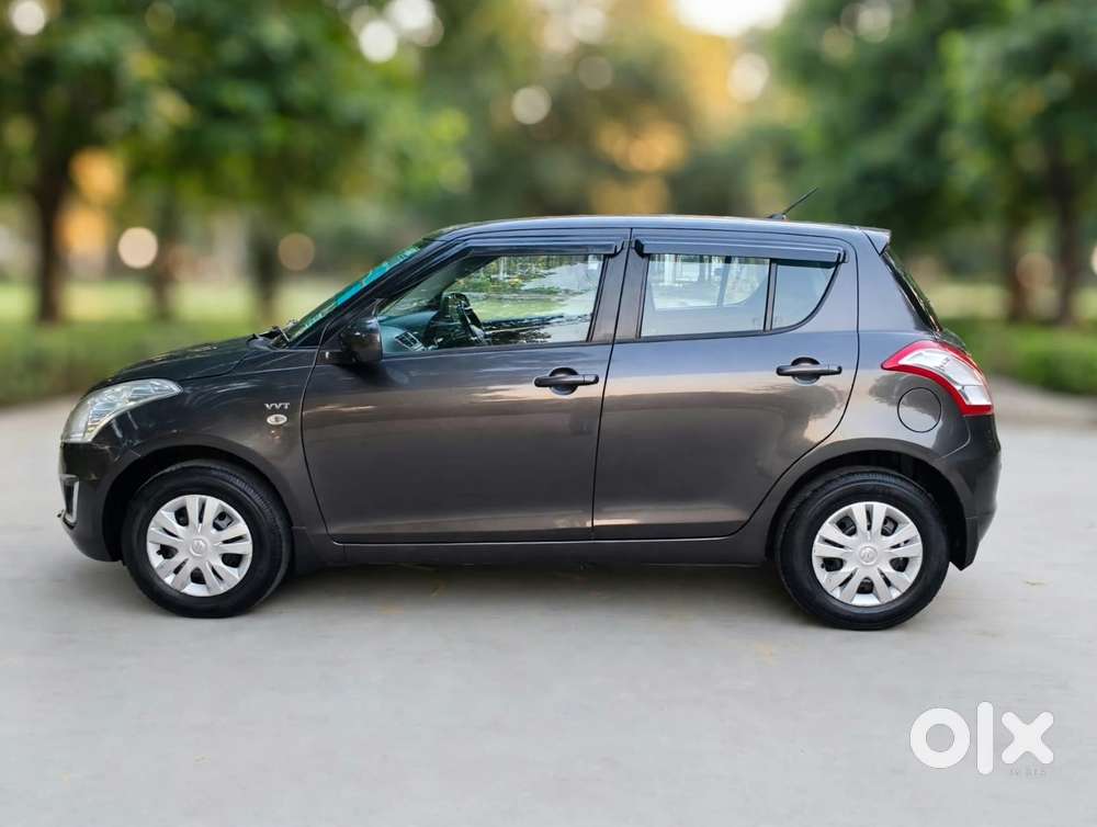 Maruti Suzuki Swift 1.2 Dlx, 2017, Petrol
