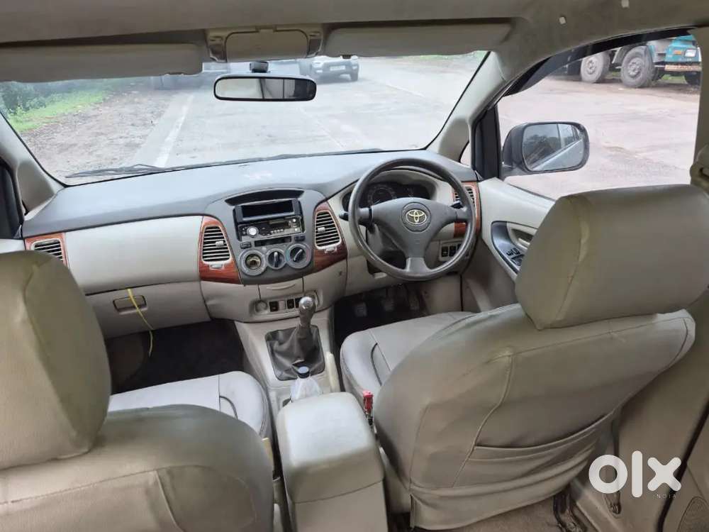 Toyota Innova 2011 Diesel 7-seater Car